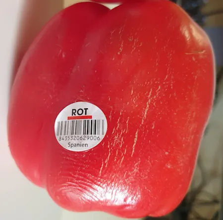 paprika rot sold per piece 20260623_162448.webp